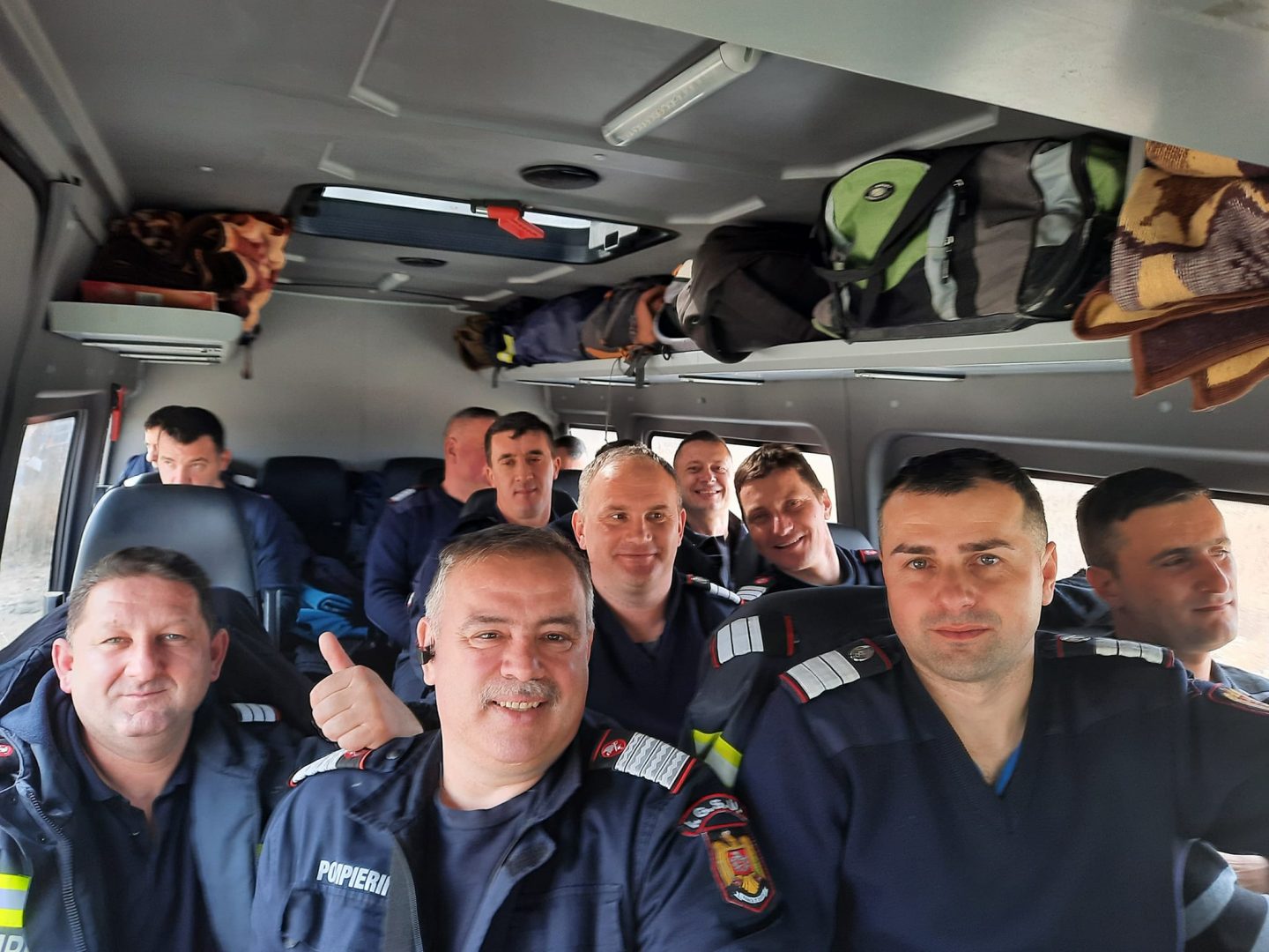 ISU Dâmbovița trimite 23 de pompieri militari în sprijinul colegilor și autorităților sucevene, cu un modul de tabără completă, bucătărie mobilă și generator, totodată pentru acoperirea în cele mai bune condiții a misiunilor specifice și pentru a răspunde cu eficiență solicitărilor din dinamica unităților, în județele Suceava, Dâmbovița și Tulcea a fost crescută capacitatea operațională, astfel că turele de serviciu vor fi suplimentate cu personalul aflat în timpul liber.