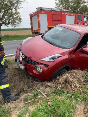 Accident rutier la Ilfoveni, DN 71, trei mașini implicate, două persoane transportate la spital