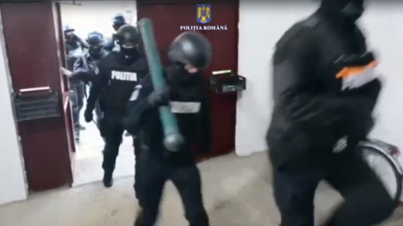CERCETAȚI PENTRU DISTRUGERE, AMENINȚARE ȘI NERESPECTAREA REGIMULUI ARMELOR ȘI MUNIȚIILOR