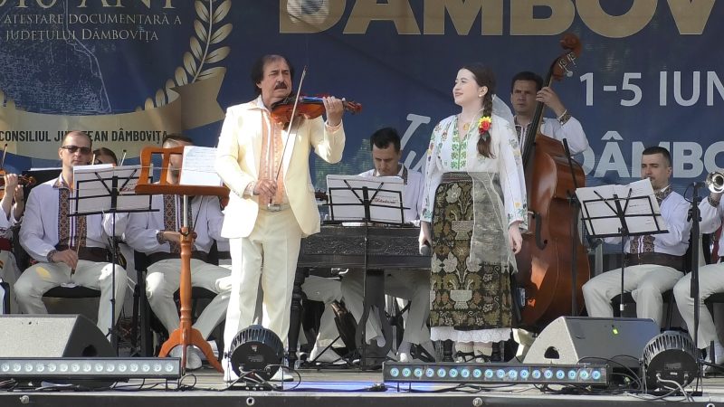 Ultima seară a Zilelor Județului Dâmbovița, spectacol cu Orchestra Lăutarii din Chișinău 