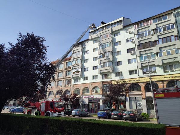 PERICOL pentru trecători în centrul Târgoviștei