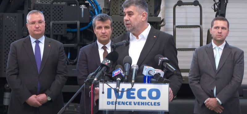 La fabrica IVECO din Petreşti, s-au produs primele 514 camioane pentru Armata Română, premierul Ciucă, președintele Camerei Deputaților- Marcel Ciolacu și oficialii din Dâmbovița au vizitat fabrica