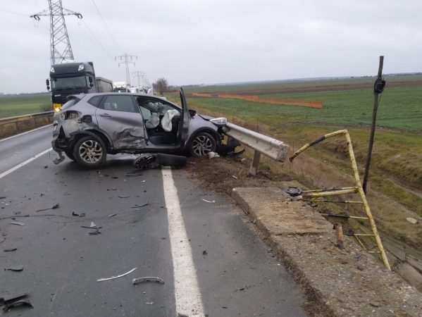 Trei persoane rănite într-un accident pe DN 71 Târgoviște-București