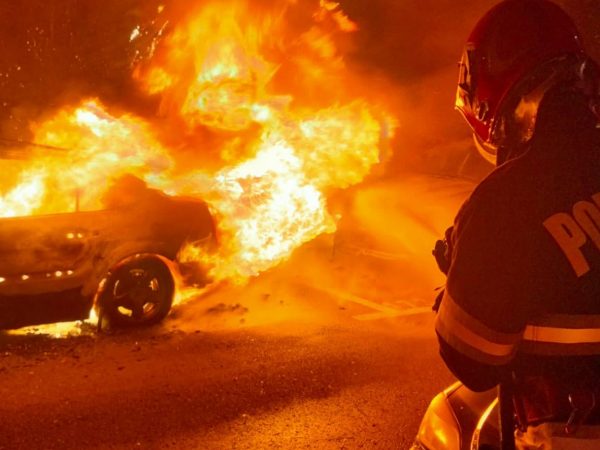 Torță pe roți într-o parcare din Târgoviște, strada Soroca