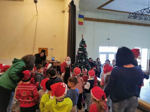 Moș Crăciun a sosit prin implicarea Primariei și Consiliului Local I.L.Caragiale