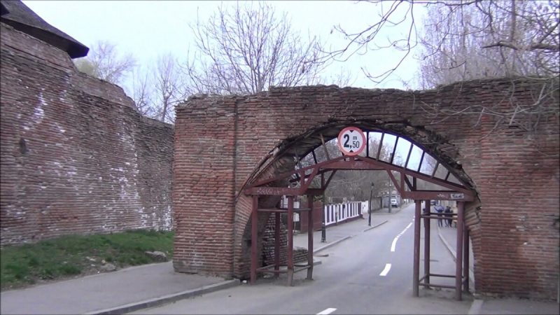 Primăria Târgoviște a semnat contractul pentru restaurarea monumentului istoric ” Poarta Dealu-Vânătorilor”