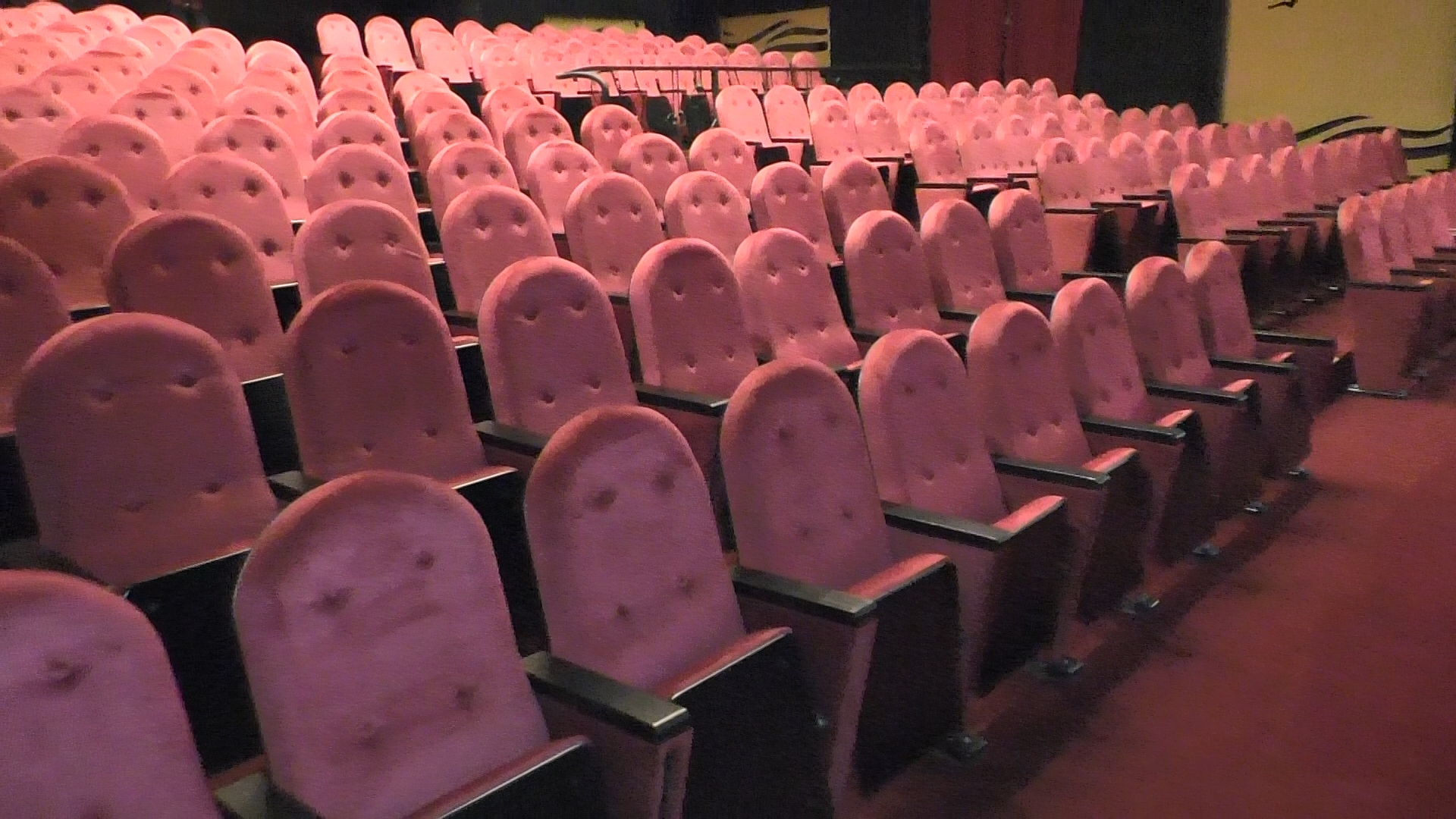 O nouă investiție finalizată de administrația locală  târgovișteană, Sala Mare a Teatrului Tony Bulandra a fost modernizată 