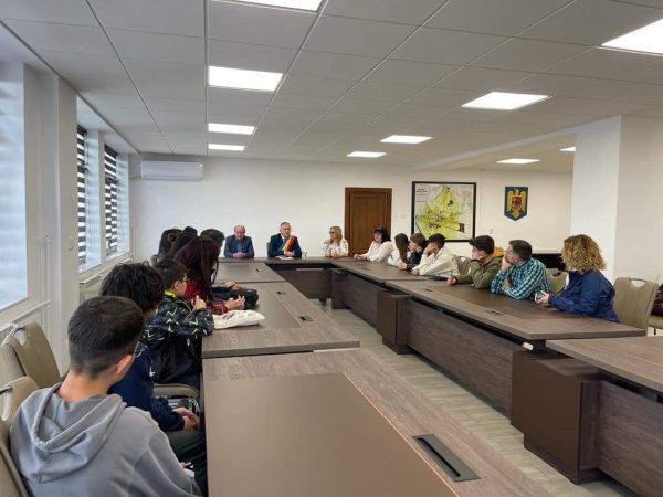 Orașul Găești va beneficia de alte trei proiecte cu fonduri europene, în valoare de 7 milioane euro