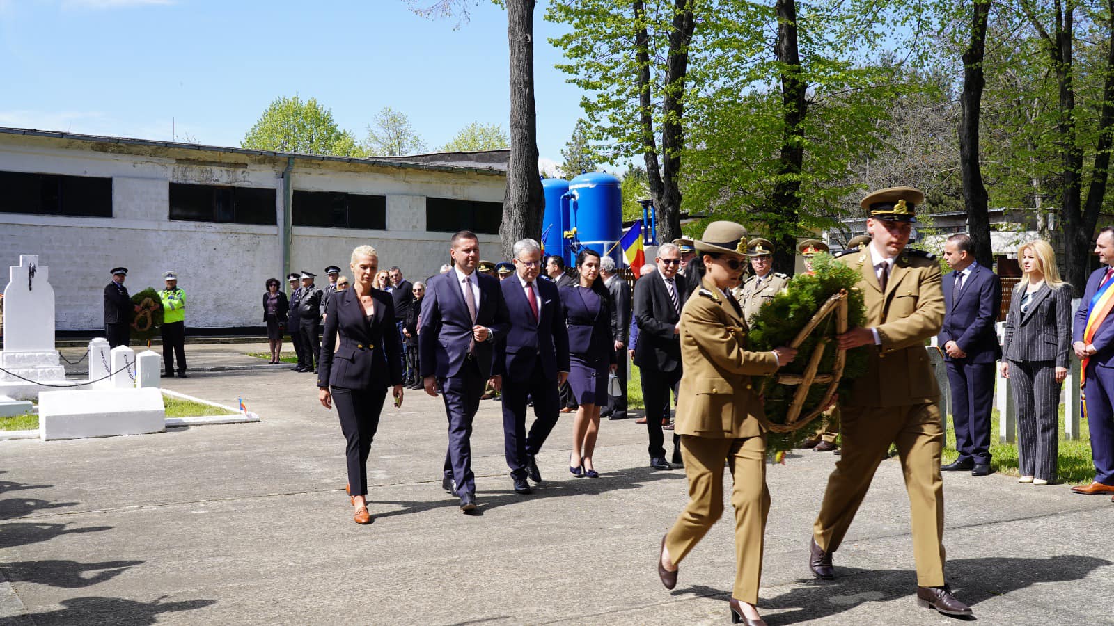 Omagiu adus eroilor și veteranilor de război la Târgoviște