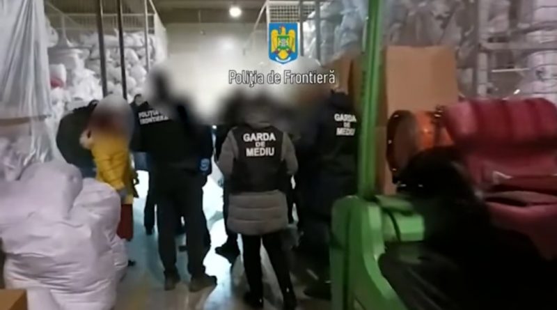 180 tone de deșeuri din haine second-hand, descoperite în urma unor percheziții efectuate în județul Prahova
