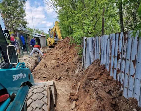 În comuna Niculești au început lucrările de extindere a rețelei de canalizare în satele Niculești Vale și Ciocănari