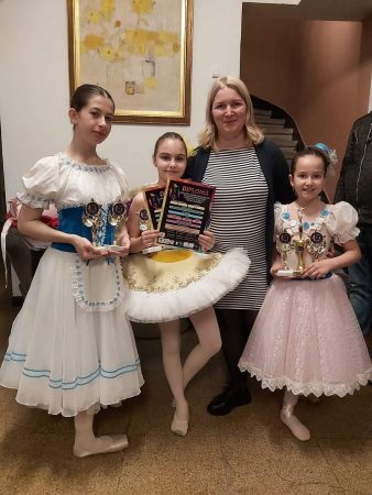Elevii Școlii Populare de Arte "Octav Enigărescu", clasa de Balet, ambasadori de succces ai județului Dâmbovița la  "Bucharest Dance Awards"