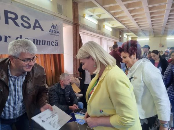Peste 300 de persoane au fost selectate în vederea încadrării în muncă la Bursa Generală a Locurilor de Muncă