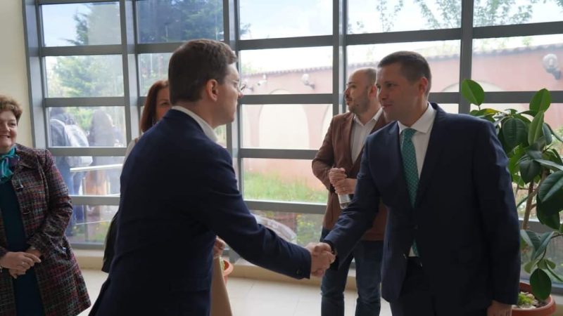 CJ Dâmbovița a organizat conferința cu tema: „Educația formală și non formală în perspectiva Anului european al competențelor”