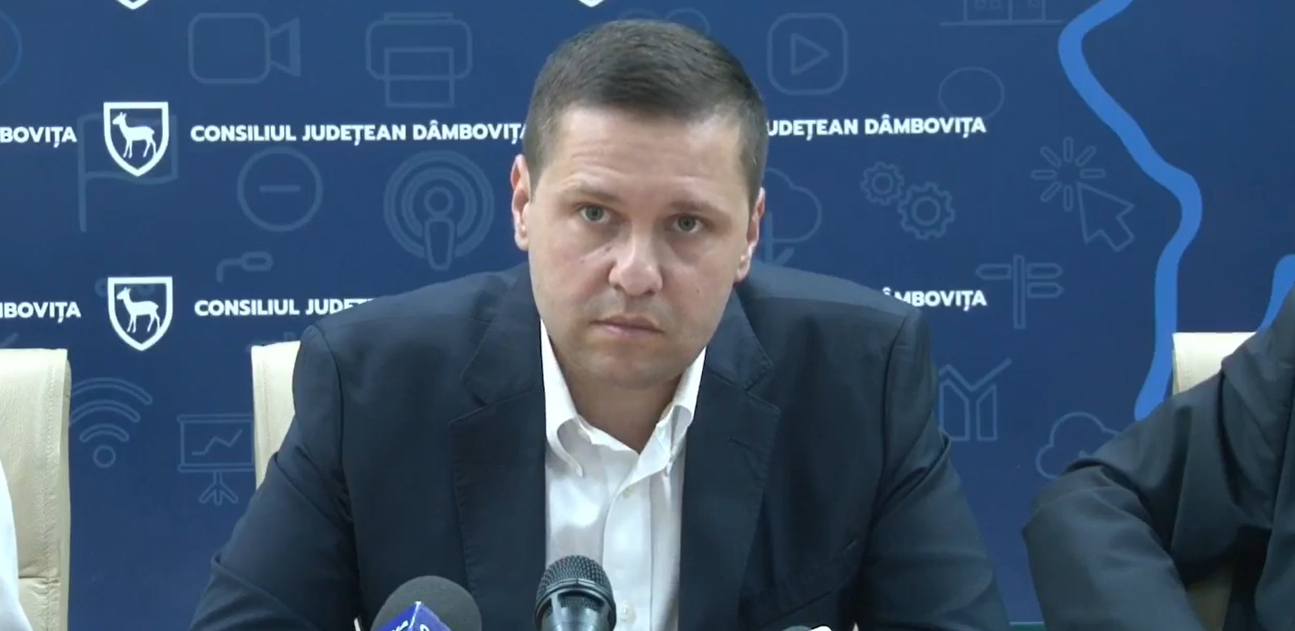 Este vorba despre o nouă investiție ce vizează reabilitare a Taberei Căprioara în cadrul  proiectului "Dezvoltarea infrastructurii de turism prin reabilitarea Taberei Căprioara, comuna Moroeni”.