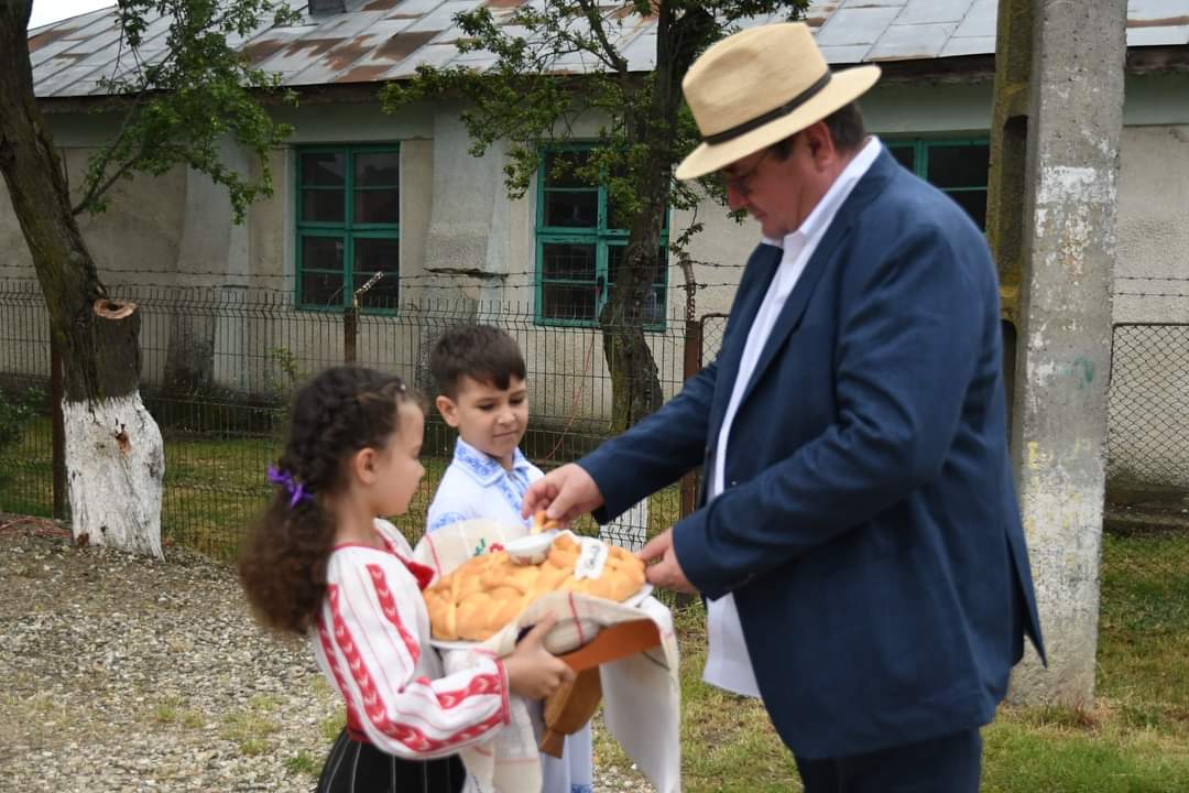 A fost mare sărbătoare în satul Ghimpați-Răcari, ghimpățenii au sărbătorit 451 de ani de la prima atestare documentară.