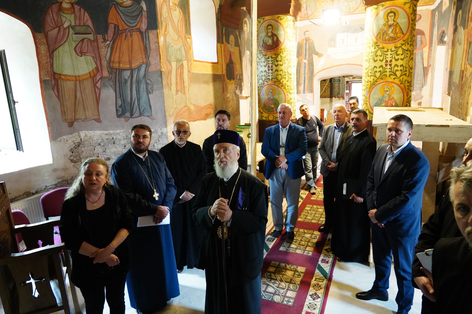 Înaltpreasfinţitul Părinte Arhiepiscop şi Mitropolit Nifon, însoțit de Părintele Vicar eparhial, Părinți Consilieri de la Centrul eparhial și Părinți Protopopi