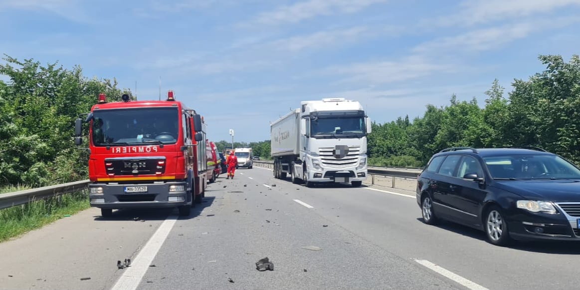 Mai bine de două ore, traficul a fost restricționat  pe autostrada A1 București – Pitești, kilometrul 59, în dreptul localității Uliești, județul Dâmbovița, 