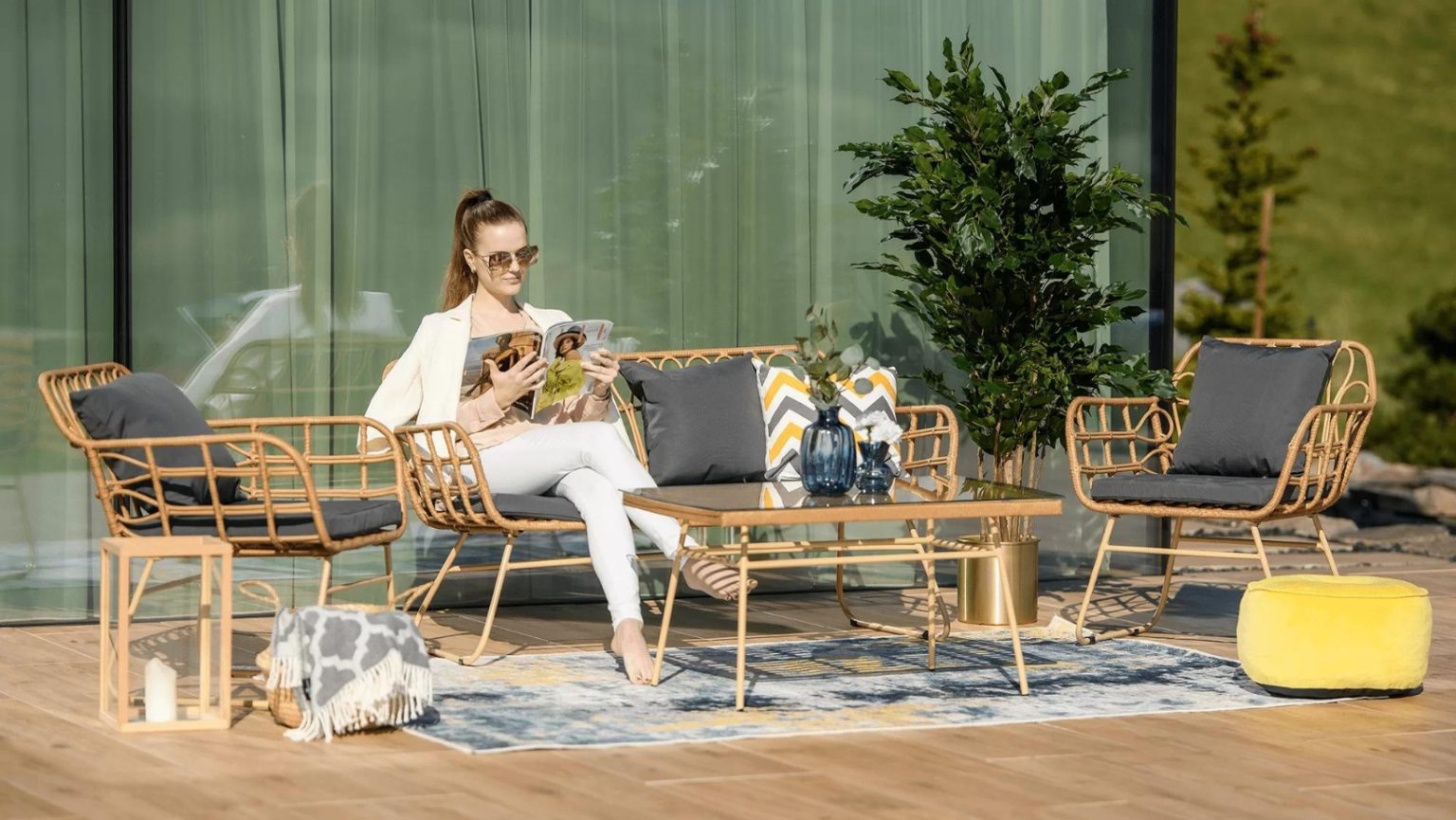 Transforma-ti terasa si gradina intr-un spatiu elegant si confortabil – Optiuni de mobilier pentru exterior