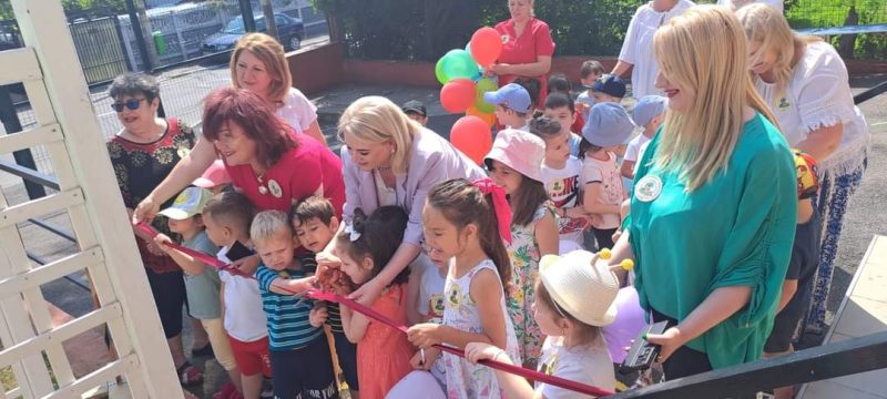 Prefectul Claudia Gilia a participat la deschiderea unui spațiu outdoor în cadrul proiectului național ” Grădina de Relaxare, Liniște și Învățare”