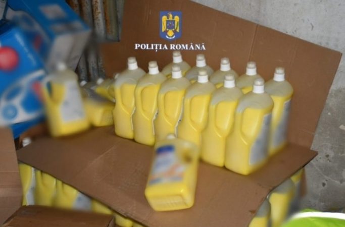 Contrabandă cu detergenți și balsam de rufe