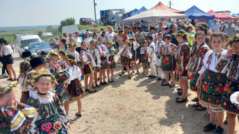 Târgul de Drăgaică din comuna Băleni, un frumos obicei care face cinste celor mai cunoscuți și harnici legumicultori din țară