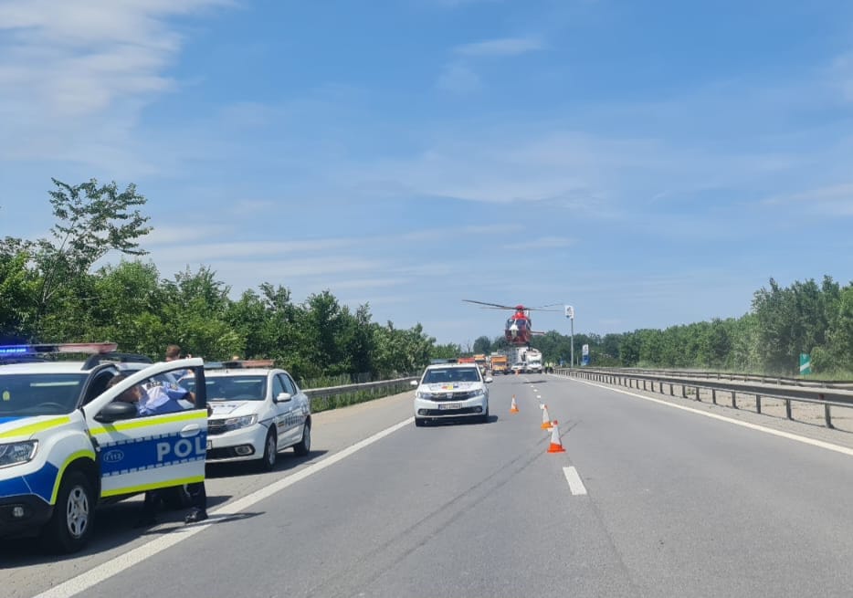 Mai bine de două ore, traficul a fost restricționat  pe autostrada A1 București – Pitești, kilometrul 59, în dreptul localității Uliești, județul Dâmbovița, 