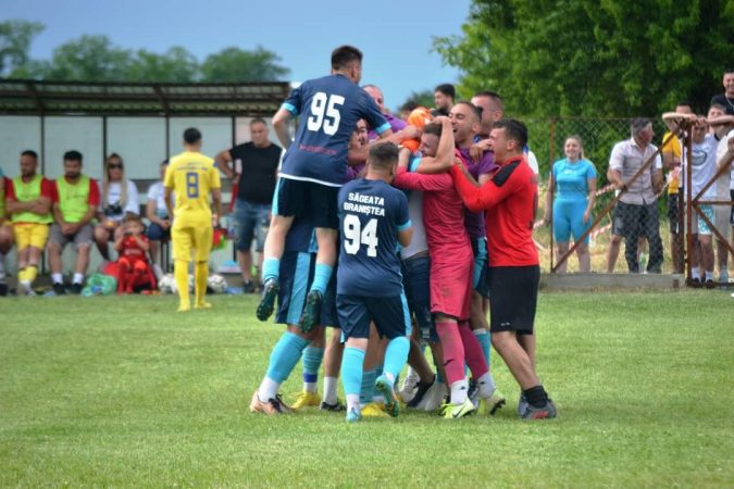 S-a tras cortina și peste fotbalul județean, Liga 5