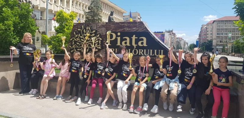 Elevi ai Școlii Populare de Arte „Octav Enigărescu” s-au întors cu multe medalii de la Concursul de Dans IDO EUROPEAN