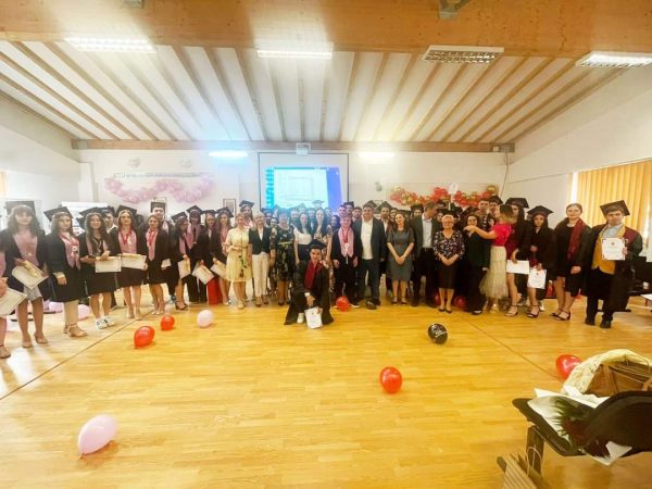 La Liceul Teoretic „Ion Ghica Răcari”, o zi plină de emoții, zâmbete și lacrimi pentru absolvenții de clasa a XII-a