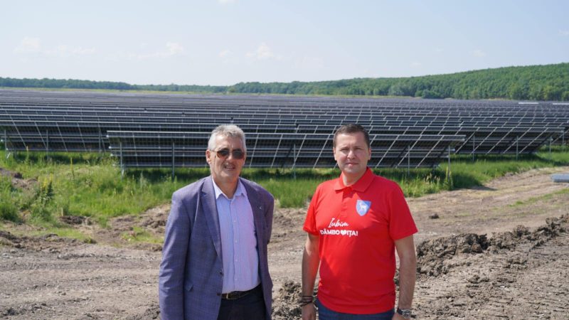 Administrația de la Șotânga pune mare accent pe parteneriatul public-privat, dovada este realizarea unui gigant parc fotovoltaic