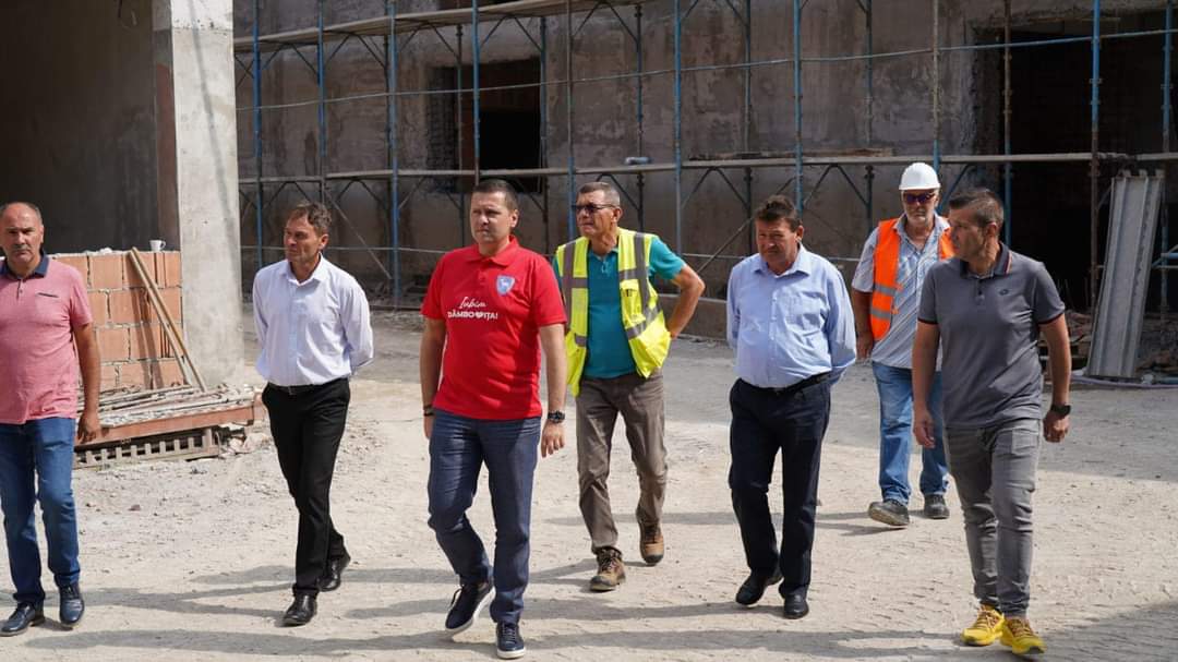 Autoritățile locale investesc masiv în educația copiilor din județul Dâmbovița, iar orașul Fieni este unul dintre cele mai bune exemple.