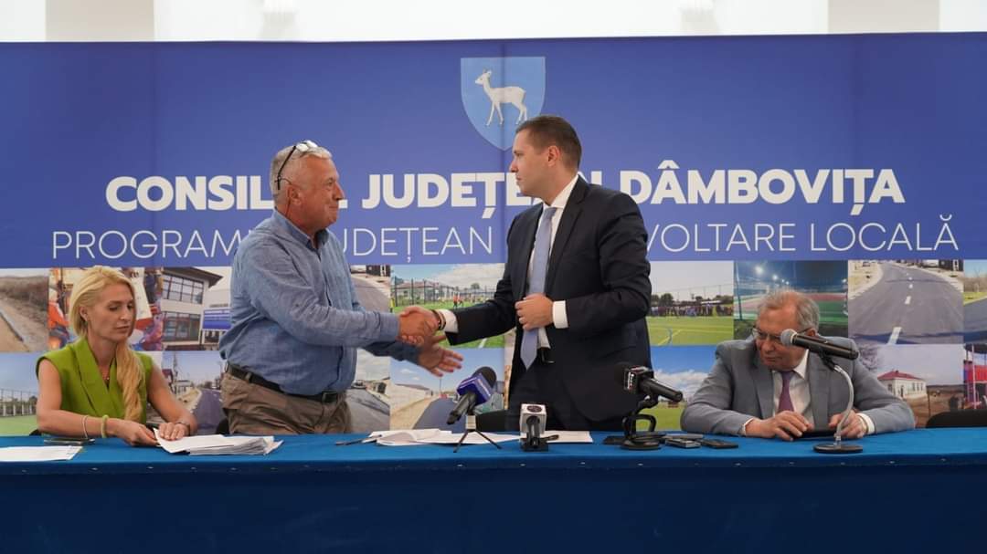 Primăria I.L.Caragiale și CJ Dâmbovița vor implementa patru investiții majore în comuna I.L.Caragiale, primarul Adrian Năstase alături