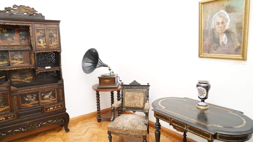 O vizită la Muzeul Scriitorilor Dâmbovițeni