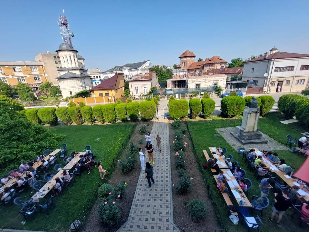 La sediul Centrului Județean de Cultură Dâmbovița au debutat atelierele creative din cadrul Taberei de Creație "O vară de poveste", ediția a XI-a.