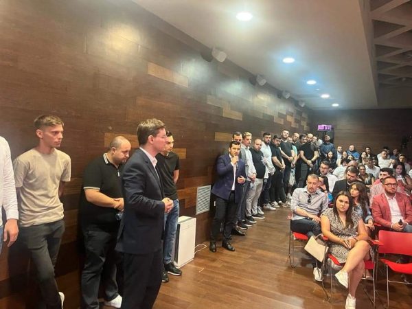 „Votul pentru partidele extremiste la alegerile pentru Parlamentul European este un vot pierdut” a declarat coordonatorul național PES activists România, eurodeputatul Victor Negrescu