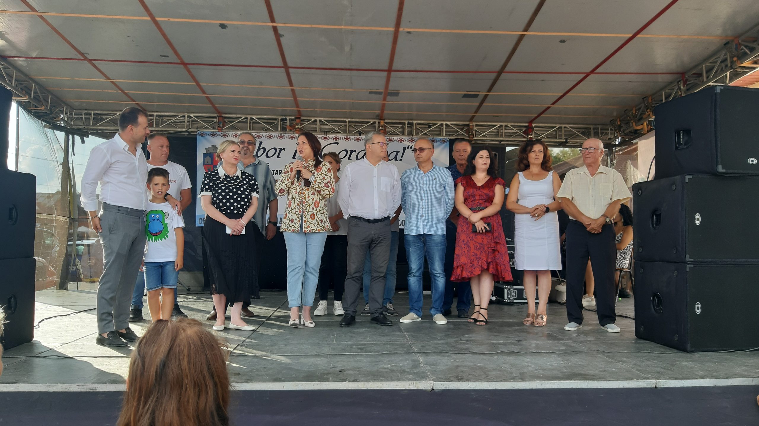 Primăria și Consiliul Local Răzvad au oferit comunității o sărbătoare cu adevărat memorabilă   "Sbor la Gorgota" , toată suflarea comunei 