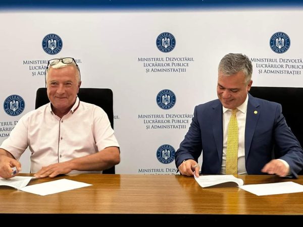 Primarul comunei I.L.Caragiale,Adrian Năstase a semnat contractul de finanțare prin PNRR pentru extindere canalizare pentru mai multe străzi din satul Ghirdoveni