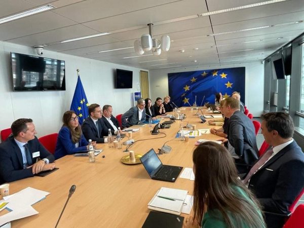 Dialogul cu instituțiile Uniunii Europene este important în avansarea obiectivelor europene ale României.