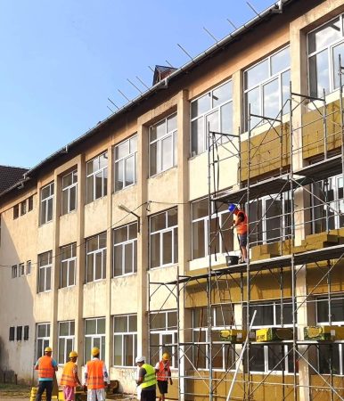 Au început lucrările de reabilitare și la Școala Gimnazială „Radu cel Mare” din Târgoviște