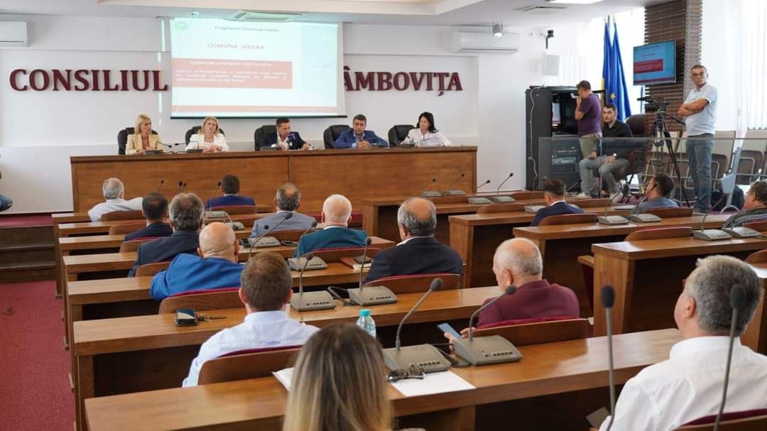 16 comune dâmbovițene vor moderniza sistemul de iluminat public cu fonduri europene , la CJ Dâmboviţa, s-au  semnat  cele  17 contracte de finanțare