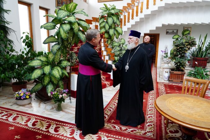 Monsenior Tuomo T. Vimpari, însărcinat cu afaceri ad interim la Nunțiatura Apostolică din București, în vizită la Arhiepiscopia Târgoviștei
