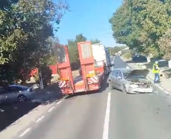 A ajuns cu autoutilitara într-un cap de pod pe DN 71 Conțești.