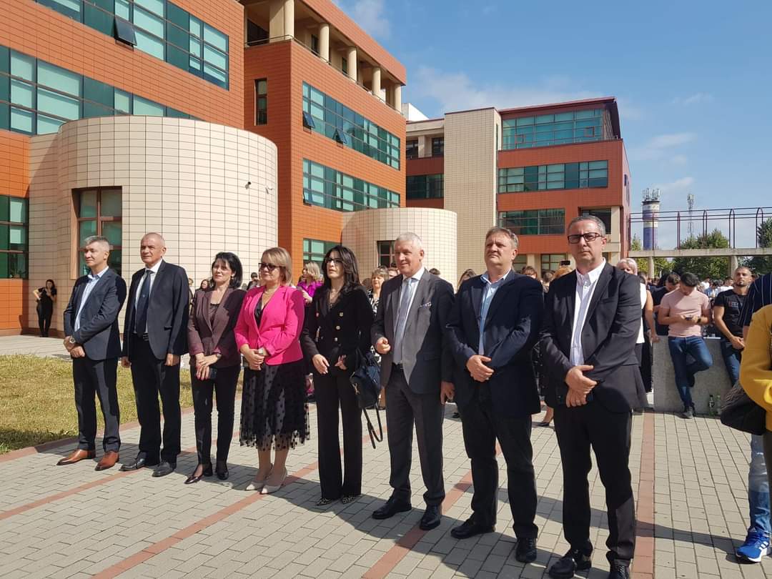 Deschiderea anului universitar 2023 - 2024, la Universitatea Valahia din Târgoviște, a fost o zi emoţionantă şi specială pentru noi toți. Rectorul Universității Valahia