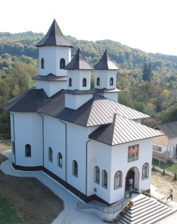 Mare sărbătoare la Bărbulețu, pe 5 noiembrie, slujba de târnosire a bisericii Parohiei Bărbulețu