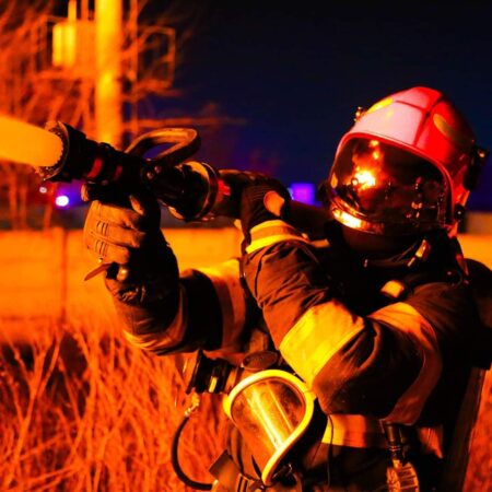 Mai mult de 2.000 de hectare de teren au fost devastate în urma incendiilor care au izbucnit în ultimele 72 de ore