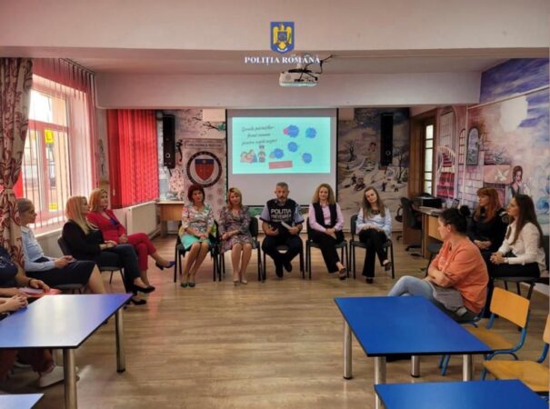 IPJ Dâmbovița  a dat startul  proiectului „Școala părinților- front comun pentru copiii noștri”