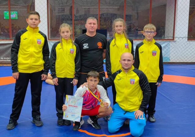 Sportivii de la CSȘ Târgoviște au reușit să se claseze pe podium la Campionatul Național Individual Juniori 4 la lupte libere plus C.N.I. U17