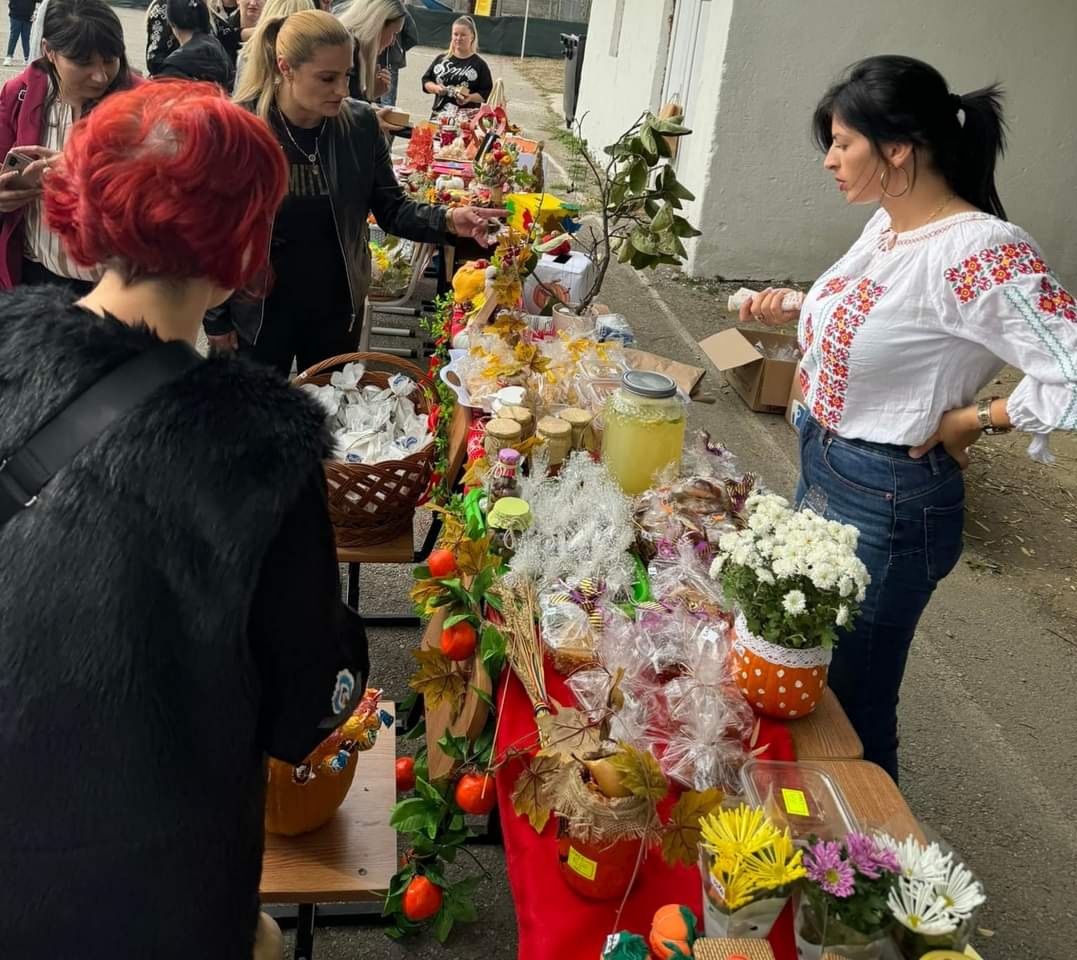 Tradiția se păstrează: Școala Valea Voievozilor a organizat Târgul de toamnă