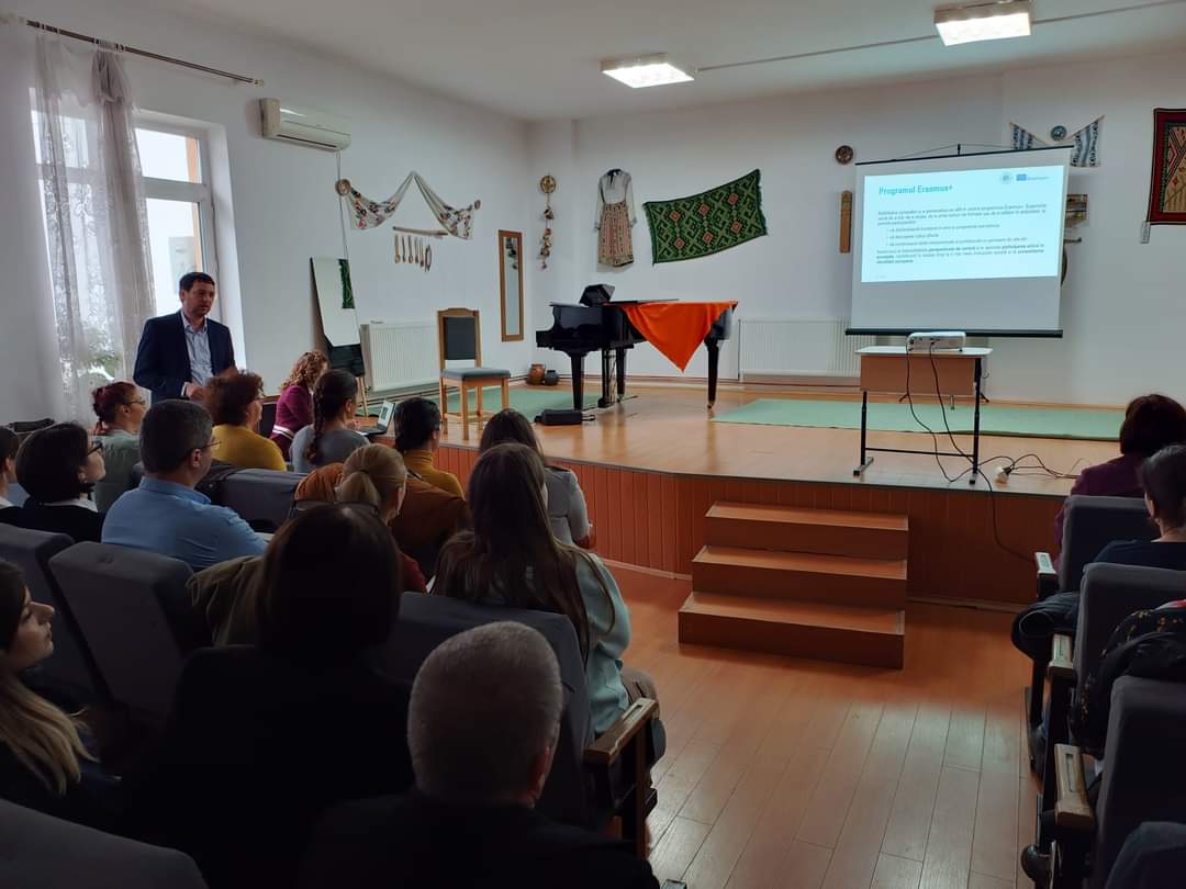 La Liceul de Arte „Bălașa Doamna”, în Amfiteatrul ,,Ciprian Porumbescu”, a avut loc reuniunea pentru semnarea contractului de finanțare